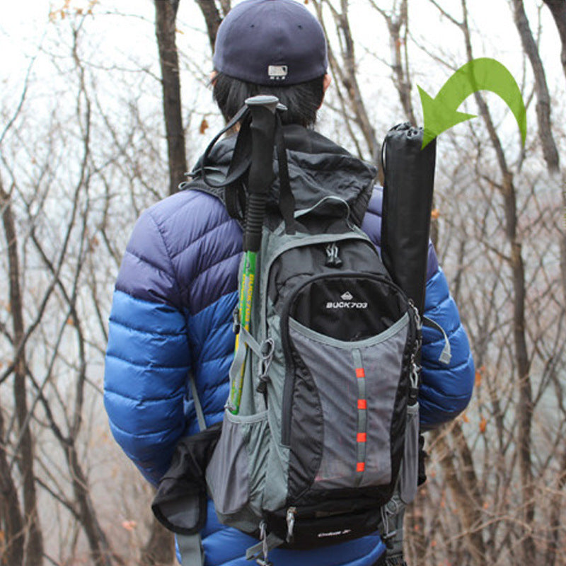 Tavolo pieghevole da campeggio all'aperto